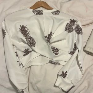 Pineapples white top very good condition